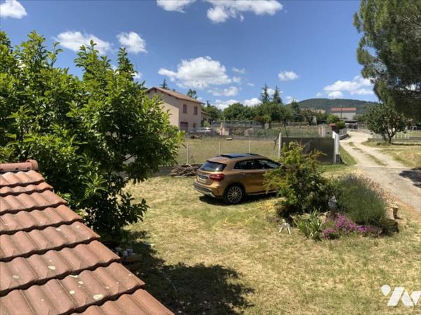 maison à rénover avec garage et terrain