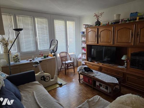 APPARTEMENT T3 au 9ème étage