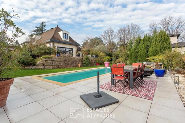 Maison de charme raffinée avec jardin bucolique et piscine