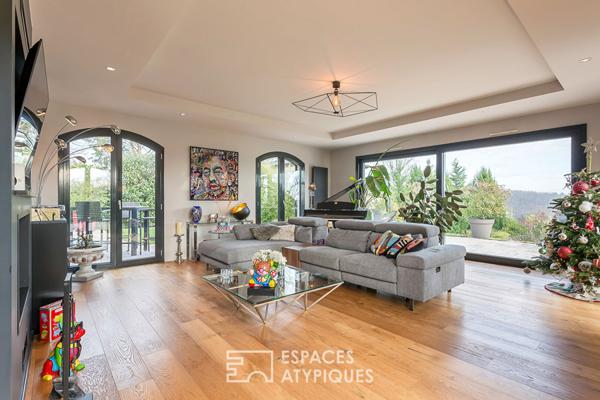 Maison de charme raffinée avec jardin bucolique et piscine