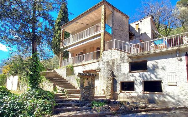 Maison à vendre    7 pièces • 136 m2 La Trinité