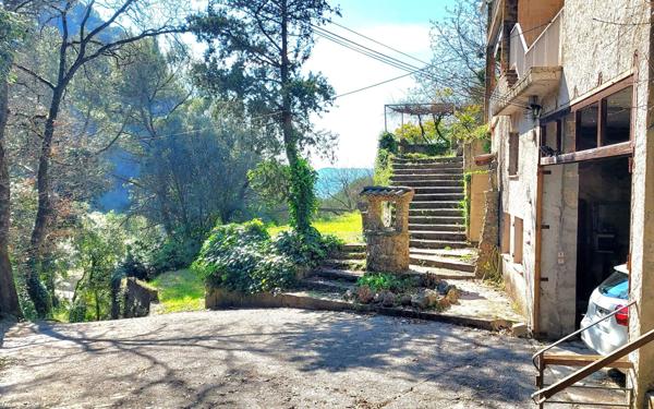 Maison à vendre    7 pièces • 136 m2 La Trinité