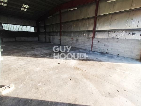DEPOT 150 M2 ESBARRES