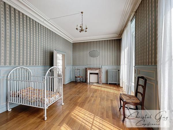 MONTVAL SUR LOIR (72) Maison de Maître 7 chambres sur 2800 m² de terrain