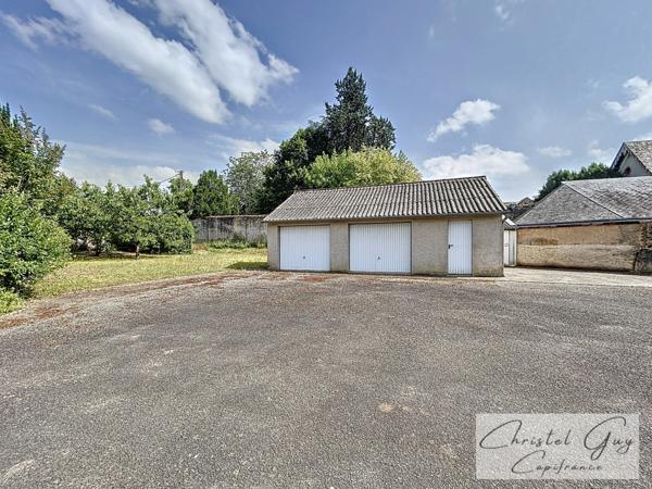 MONTVAL SUR LOIR (72) Maison de Maître 7 chambres sur 2800 m² de terrain