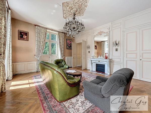 MONTVAL SUR LOIR (72) Maison de Maître 7 chambres sur 2800 m² de terrain