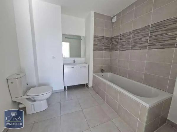 Appartement à louer 4 pièces 82.25m² Puget-sur-Argens (83480)
