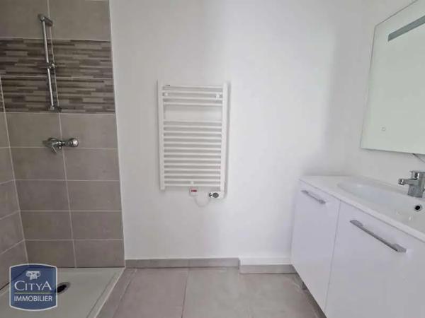 Appartement à louer 4 pièces 82.25m² Puget-sur-Argens (83480)