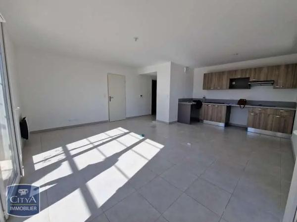 Appartement à louer 4 pièces 82.25m² Puget-sur-Argens (83480)
