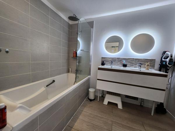 EXCLUSIVITE A BEDARRIDES - SORGUES - ORANGE - COURTHEZON - PROCHE AVIGNON - MAISON A VENDRE AVEC TERRASSE TROPEZIENNE