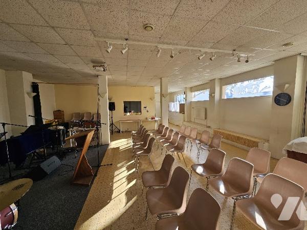 Local commercial commercial 181m²