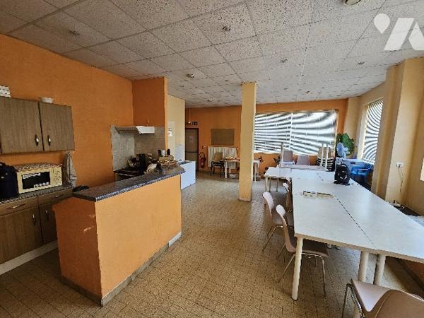 Local commercial commercial 181m²