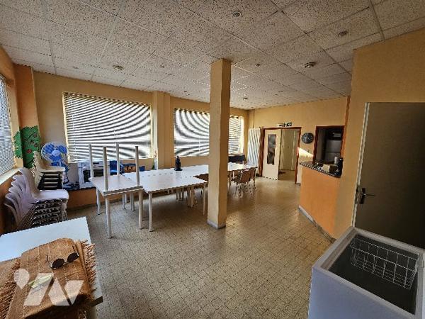 Local commercial commercial 181m²