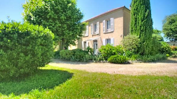 Maison de caractère sur un terrain de 2640 m²  à vendre à Monteux