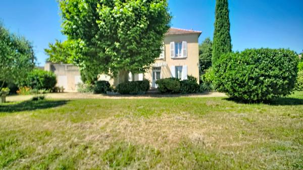 Maison de caractère sur un terrain de 2640 m²  à vendre à Monteux
