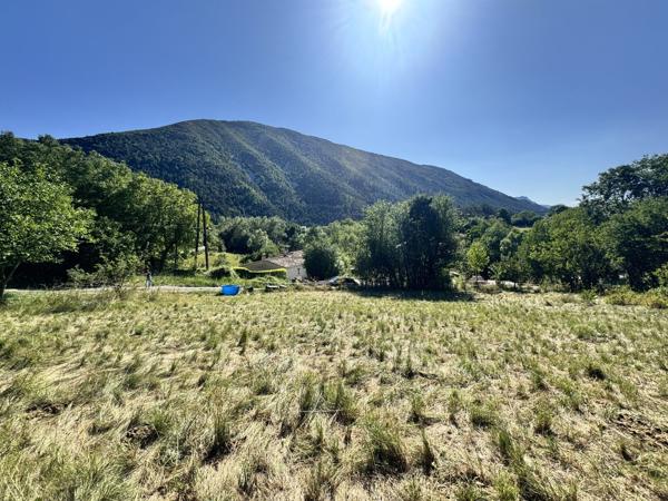La garde , gorges du verdon , un terrain de 920 M2 costructible