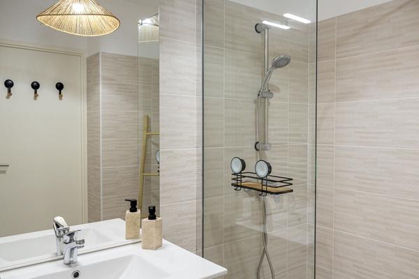 Appartement 3 pièces à louer  MEUBLÉ à La Londe-les-Maures - Neuf et lumineux