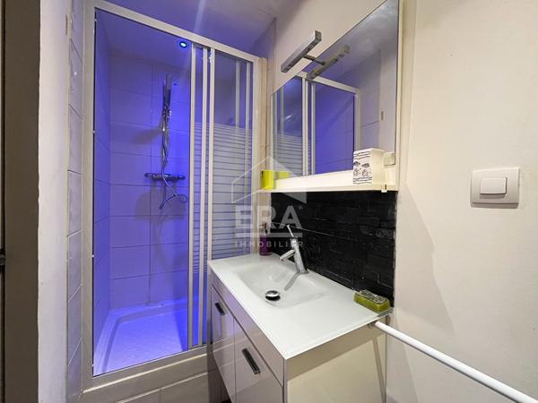 APPART. T2 MEUBLE A LOUER - BLOIS - HYPERCENTRE-VILLE - PROCHE LYCEES ET ECOLES SUPERIEURES