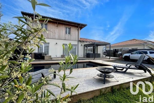 Maison 4 pièces de 108 m² à Mios (33380)