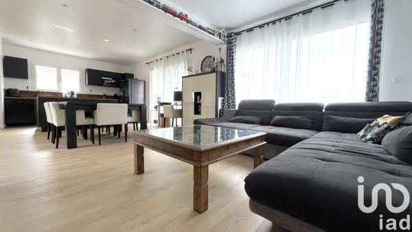 Maison 4 pièces de 108 m² à Mios (33380)
