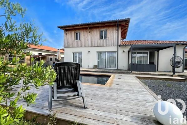 Maison 4 pièces de 108 m² à Mios (33380)