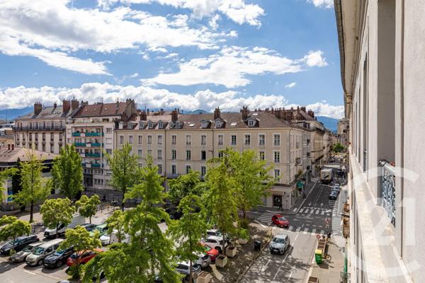 Appartement F4 à vendre  4 pièces - 130 m 2   GRENOBLE  - 38