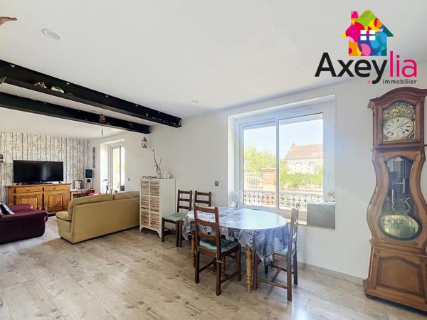 A VENDRE - LE DONJON - MAISON AVEC GARAGE ET PISCINE