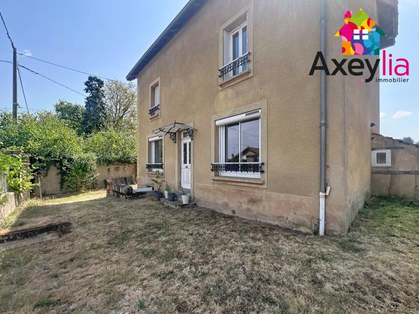 A VENDRE - LE DONJON - MAISON AVEC GARAGE ET PISCINE