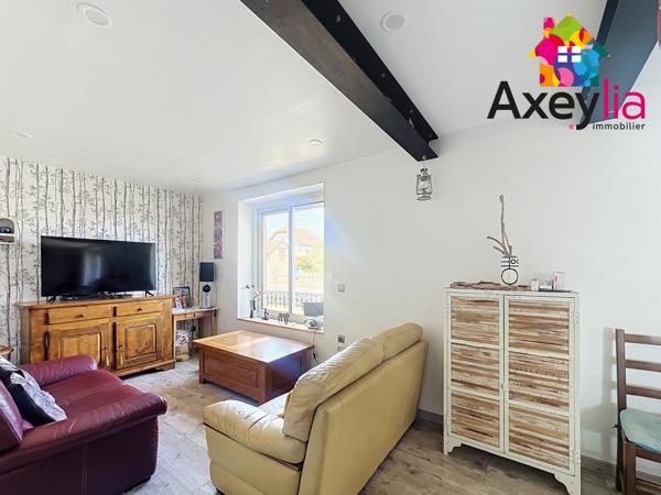 A VENDRE - LE DONJON - MAISON AVEC GARAGE ET PISCINE