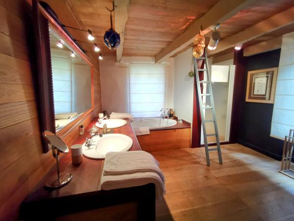 Espalion (12500) GR65, chemin de Saint jacques, Aveyron, magnifique couvent du 18ème, gîtes, maison d’hôtes ,entièrement rénové