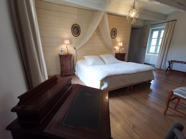 Espalion (12500) GR65, chemin de Saint jacques, Aveyron, magnifique couvent du 18ème, gîtes, maison d’hôtes ,entièrement rénové