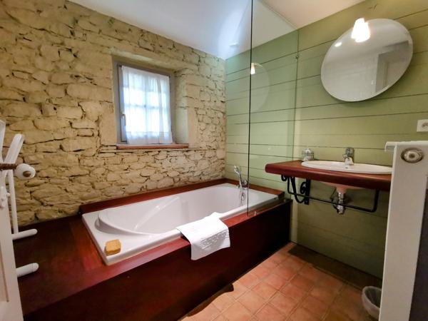 Espalion (12500) GR65, chemin de Saint jacques, Aveyron, magnifique couvent du 18ème, gîtes, maison d’hôtes ,entièrement rénové