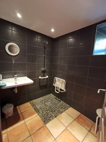 Espalion (12500) GR65, chemin de Saint jacques, Aveyron, magnifique couvent du 18ème, gîtes, maison d’hôtes ,entièrement rénové