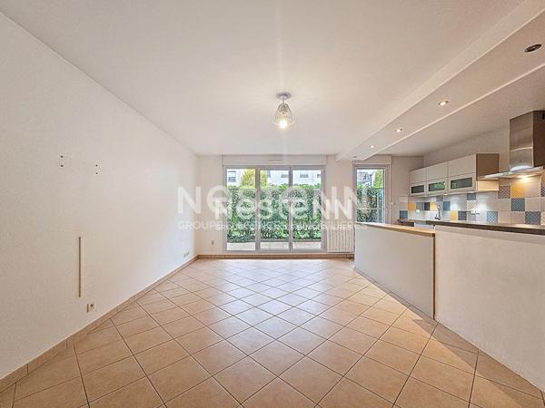 Morangis  3 pieces en rez-de-jardin avec exterieur et garage-double