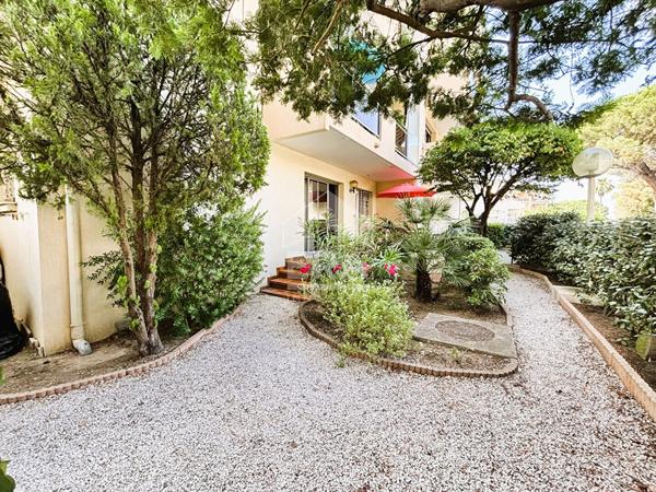 PORT FREJUS 2. Appartement 5 pièces 102 m2