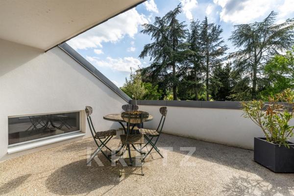 À proximité immédiate de Versailles – Propriété d’architecte signée Henri Guibout