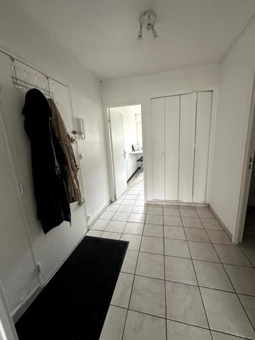 Reims centre / Appartement 4 chambres - 2 salle de bains - 3 balcons - Cave & Parking privé