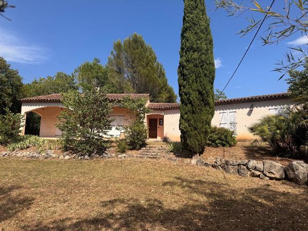 PROPRIÉTÉ PROVENÇALE SUR 5 200 m² DE TERRAIN CONSTRUCTIBLE - PEYMEINADE