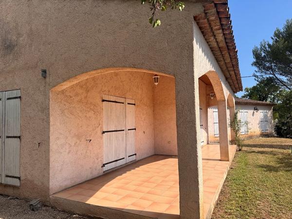 PROPRIÉTÉ PROVENÇALE SUR 5 200 m² DE TERRAIN CONSTRUCTIBLE - PEYMEINADE