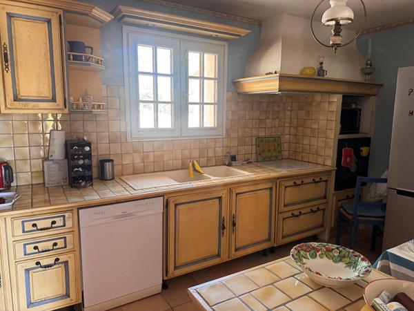 PROPRIÉTÉ PROVENÇALE SUR 5 200 m² DE TERRAIN CONSTRUCTIBLE - PEYMEINADE