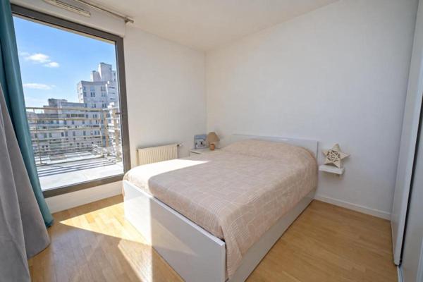 NANTERRE LA DEFENSE - 85m² DERNIER ETAGE TERRASSE AVEC PARKING ET CAVE