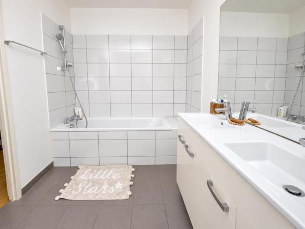 NANTERRE LA DEFENSE - 85m² DERNIER ETAGE TERRASSE AVEC PARKING ET CAVE