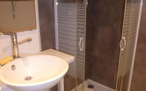 Maison à vendre    2 pièces •  Peipin