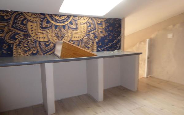 Maison à vendre    2 pièces •  Peipin