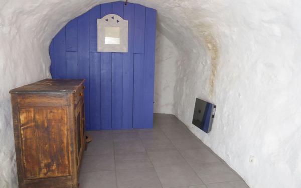 Maison à vendre    2 pièces •  Peipin