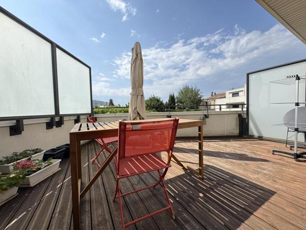 Superbe Appartement T4, avec terrasse et parking Bordeaux Chartrons