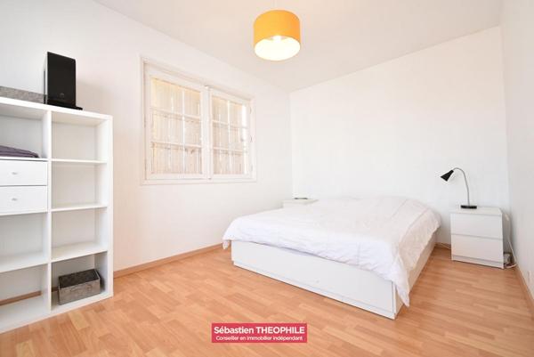 Maison proche commerces et océan