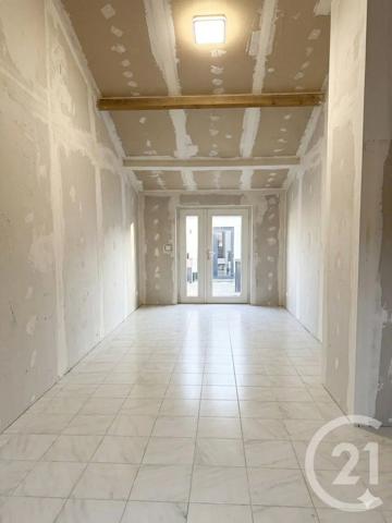 Maison à vendre  5 pièces - 103,78 m 2   LA LONDE LES MAURES  - 83