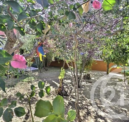 Maison à vendre  5 pièces - 103,78 m 2   LA LONDE LES MAURES  - 83