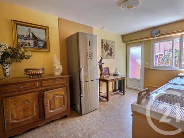 Maison à vendre  5 pièces - 103,78 m 2   LA LONDE LES MAURES  - 83